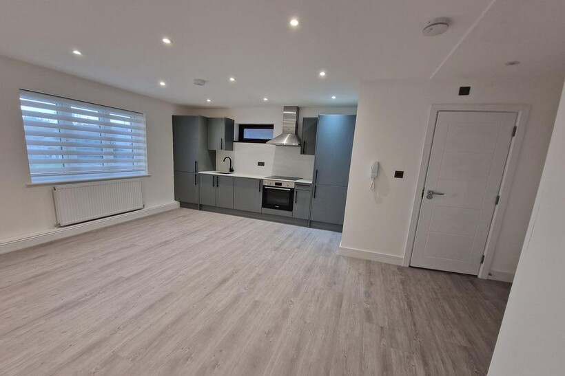 Main Road, Westerham TN16 1 bed flat to rent - £1,200 pcm (£277 pw)