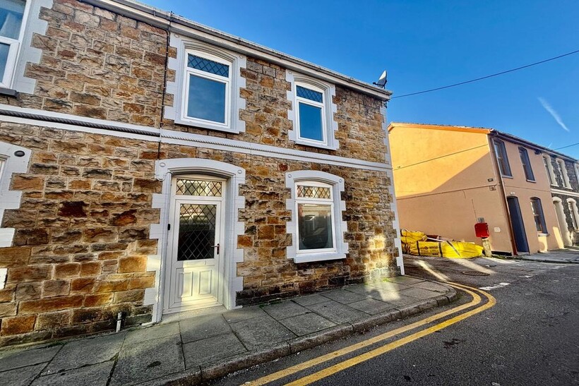 Mount Pleasant Road, Ebbw Vale, NP23 4 bed terraced house to rent - £1,000 pcm (£231 pw)