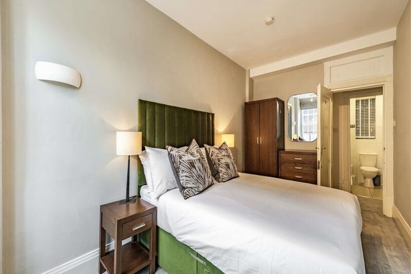 Park Road, London NW8 6 bed flat to rent - £8,999 pcm (£2,077 pw)