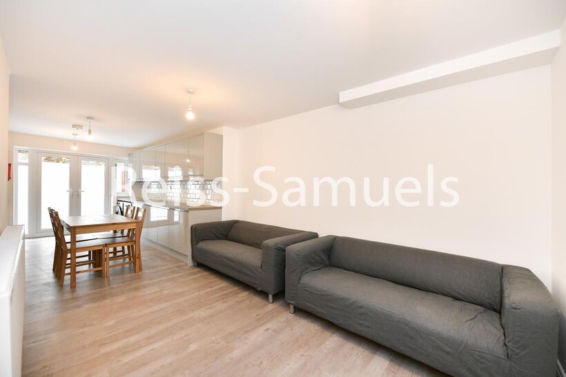 Lockesfield Place, London E14 5 bed terraced house to rent - £5,092 pcm (£1,175 pw)