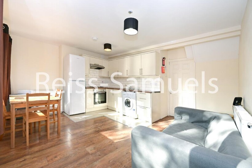 Cooks Road, Kennington, London SE17 4 bed terraced house to rent - £4,073 pcm (£940 pw)