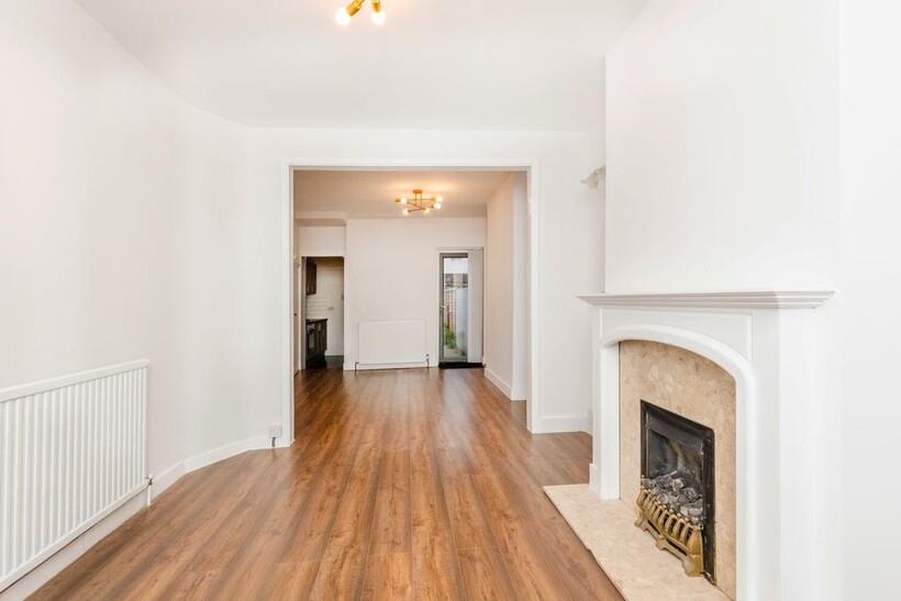 Macdonald  Road, London E17 3 bed terraced house to rent - £2,499 pcm (£577 pw)