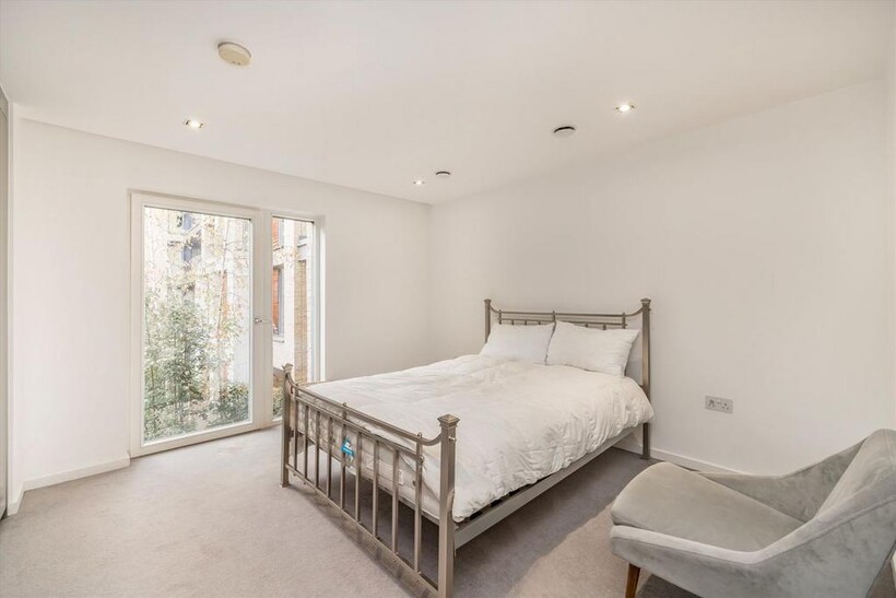 Farm Lane, Fulham SW6 2 bed flat to rent - £4,749 pcm (£1,096 pw)