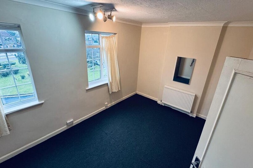 Kenton Lane, Harrow HA3 2 bed flat to rent - £1,649 pcm (£381 pw)