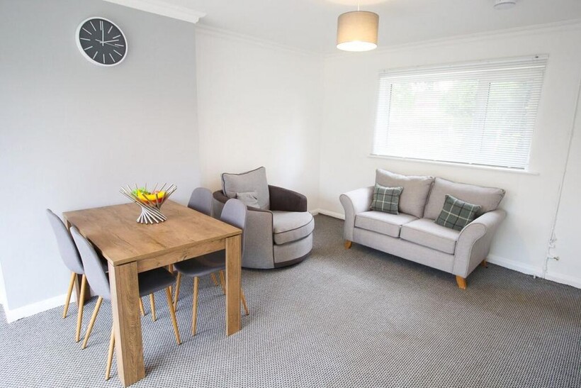 Student Accommodation, 67 Hewson... 4 bed house to rent - £435 pcm (£100 pw)