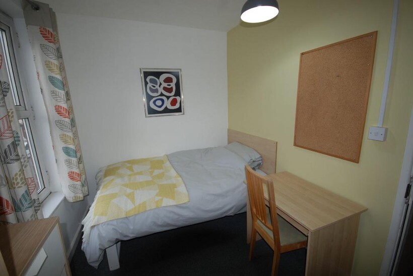 Birmingham B29 4 bed house to rent - £1,912 pcm (£441 pw)