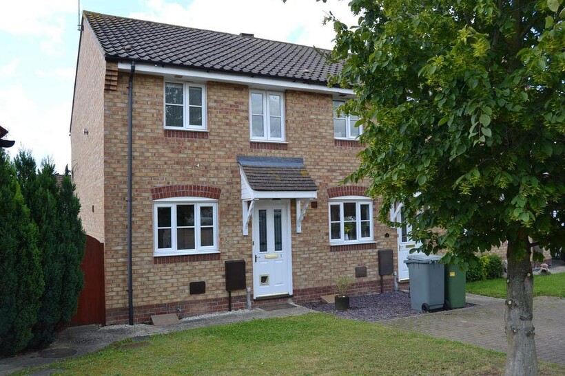 Rackheath, Norwich 2 bed end of terrace house to rent - £950 pcm (£219 pw)