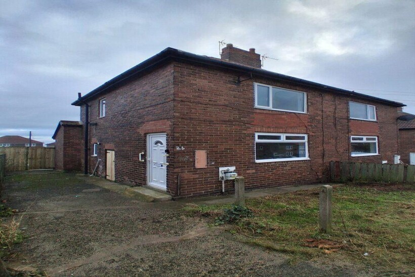 Peterlee  SR8 2 bed semi-detached house to rent - £525 pcm (£121 pw)