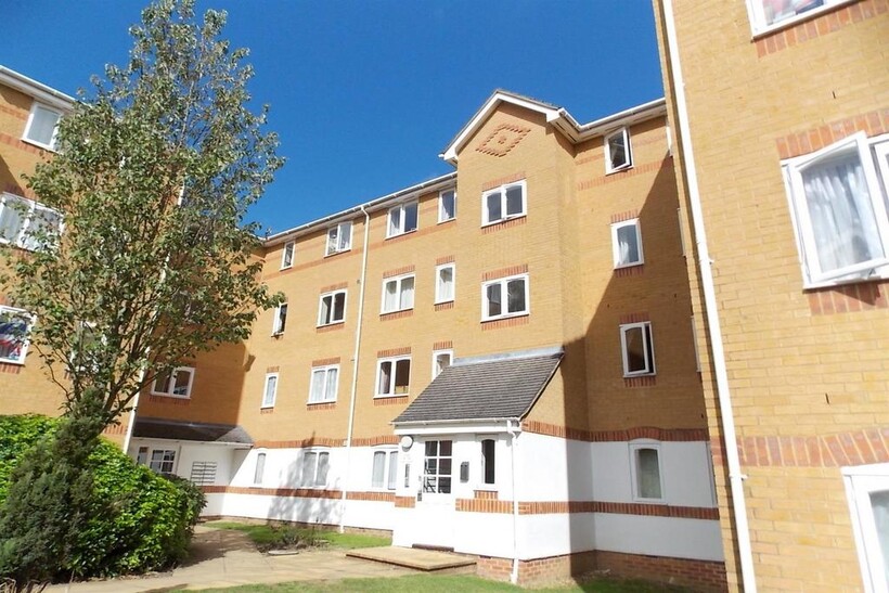 Ascot Court, Aldershot GU11 1 bed apartment to rent - £940 pcm (£217 pw)