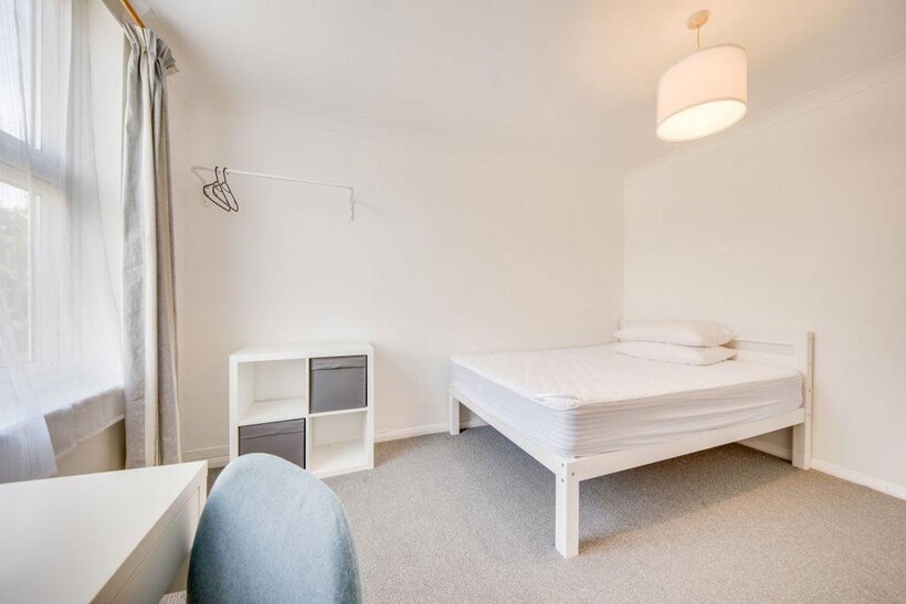 York Road, Canterbury 4 bed house to rent - £1,837 pcm (£424 pw)